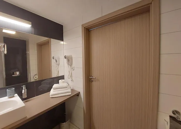 Apartment Czarna Gora Ischgl 18 *